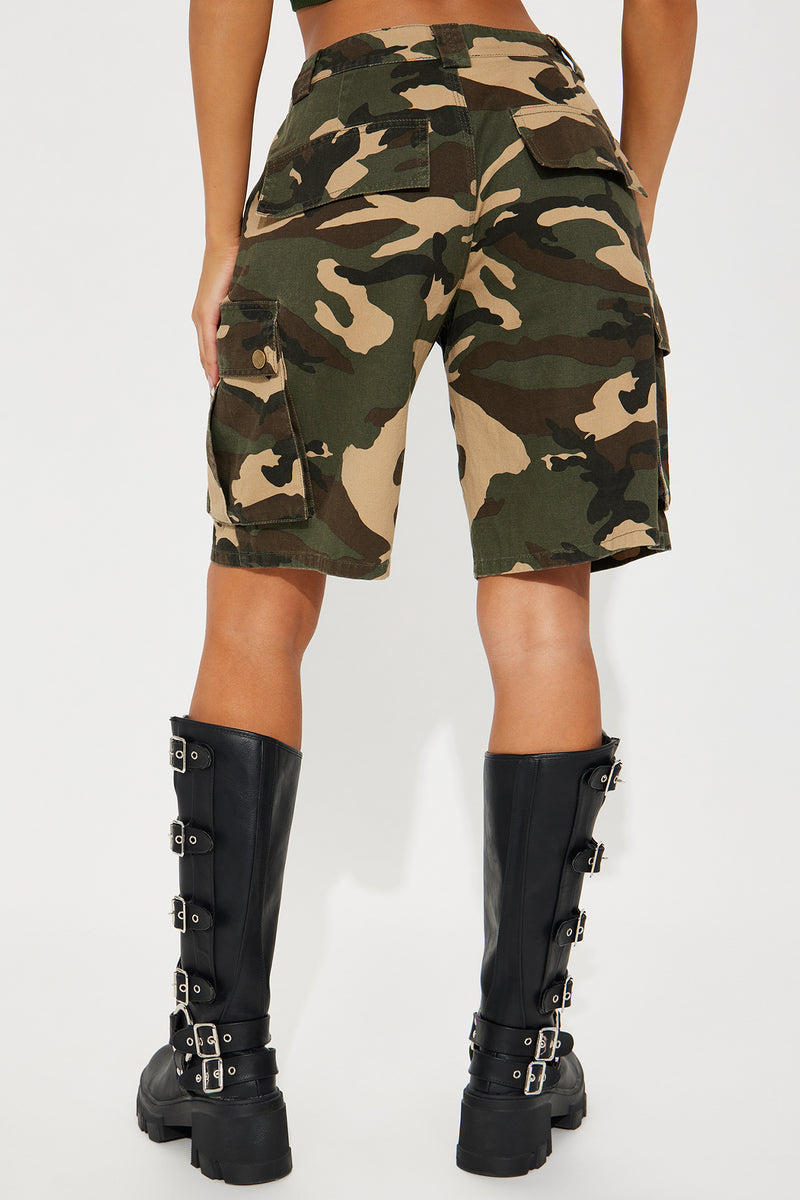 Camo bermuda sale shorts womens