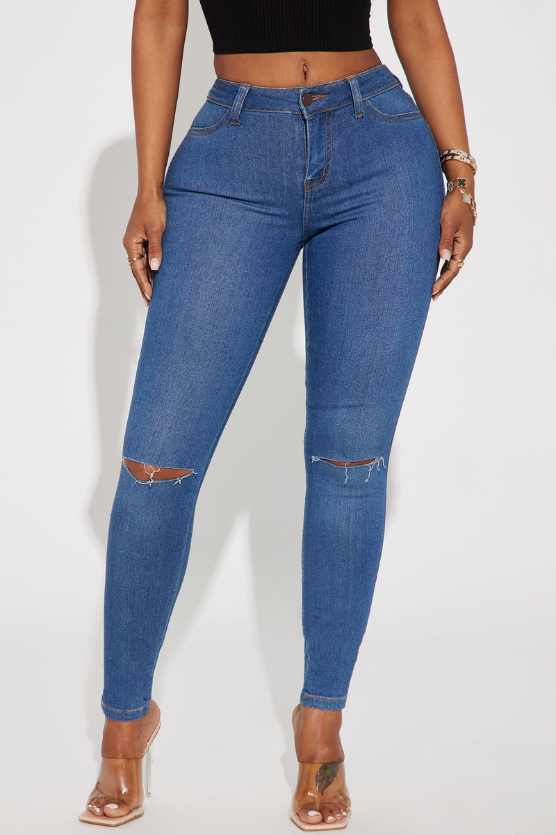 Fashion nova jeans 2024 on skinny girl