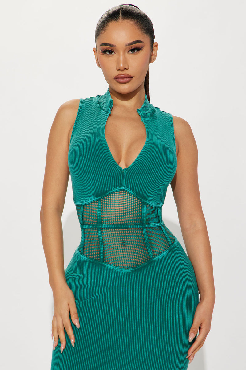Emerald green dress fashion nova clearance