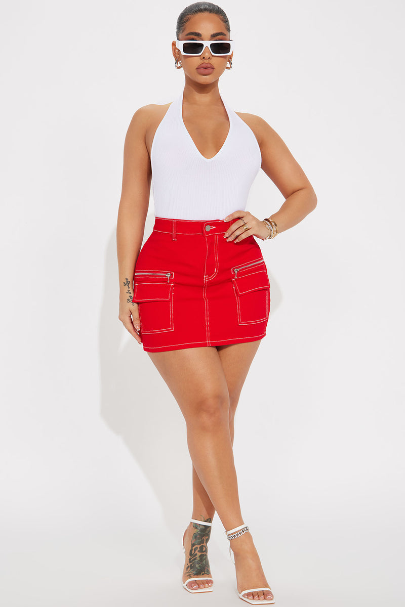 Red contrast outlet stitch skirt