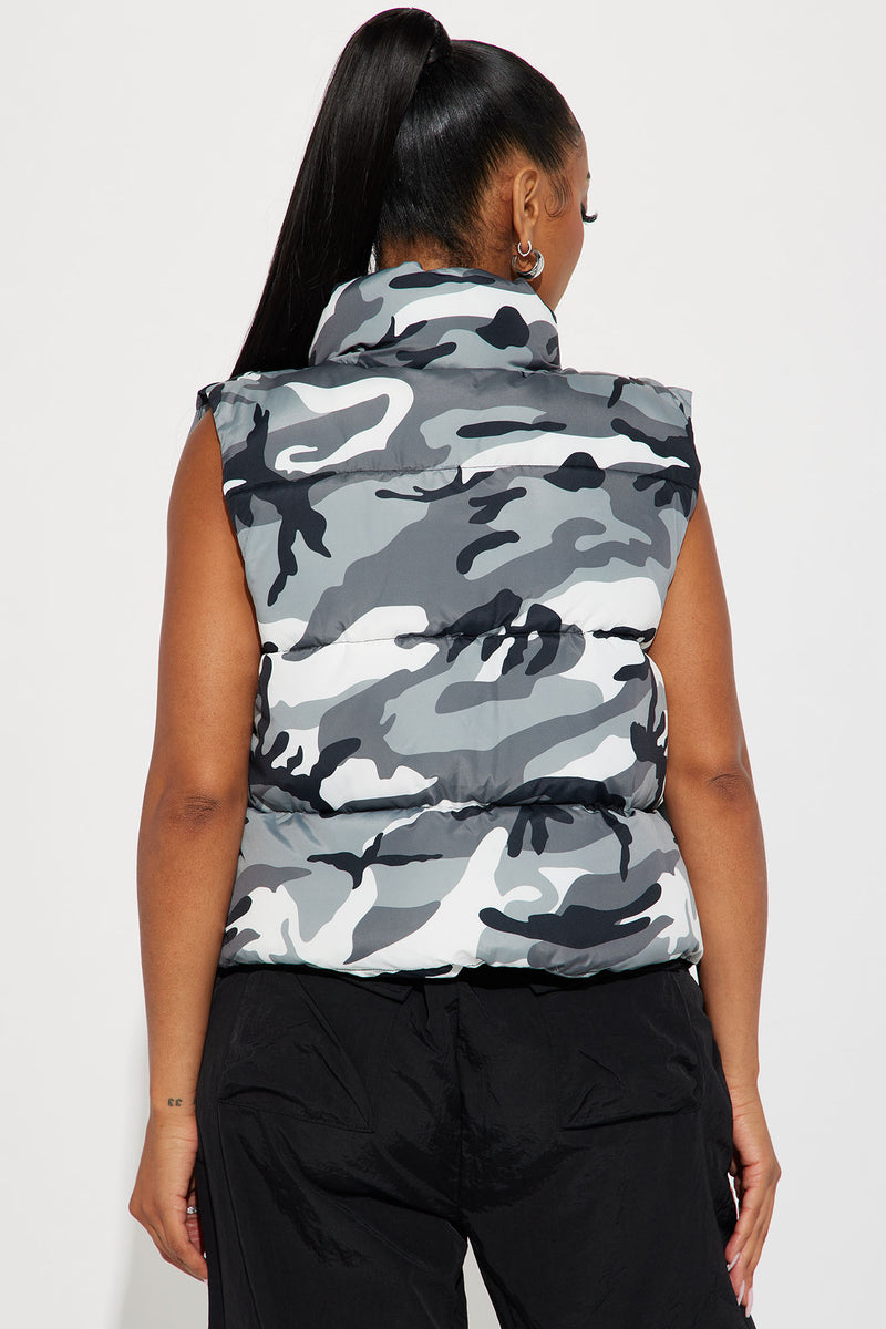 Womens camo puffer shop vest