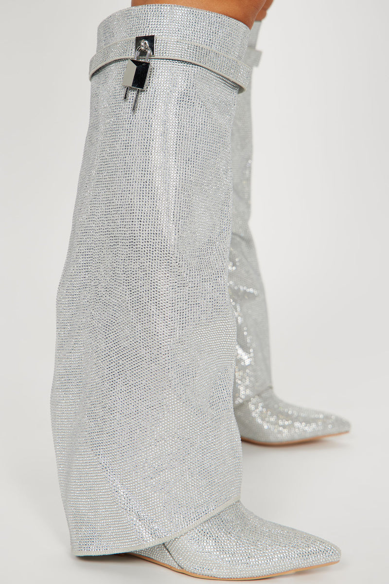 Fashion nova clearance silver boots