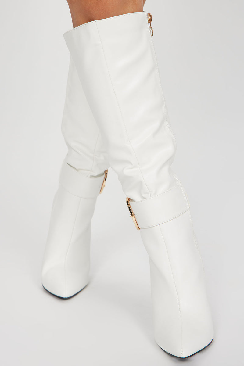 White boots fashion nova hotsell