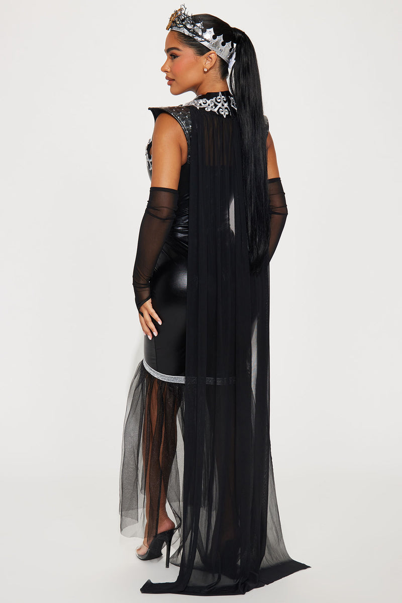 Evil queen fashion cheap nova