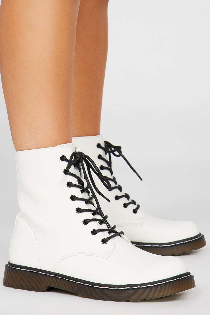 White combat outlet boots women