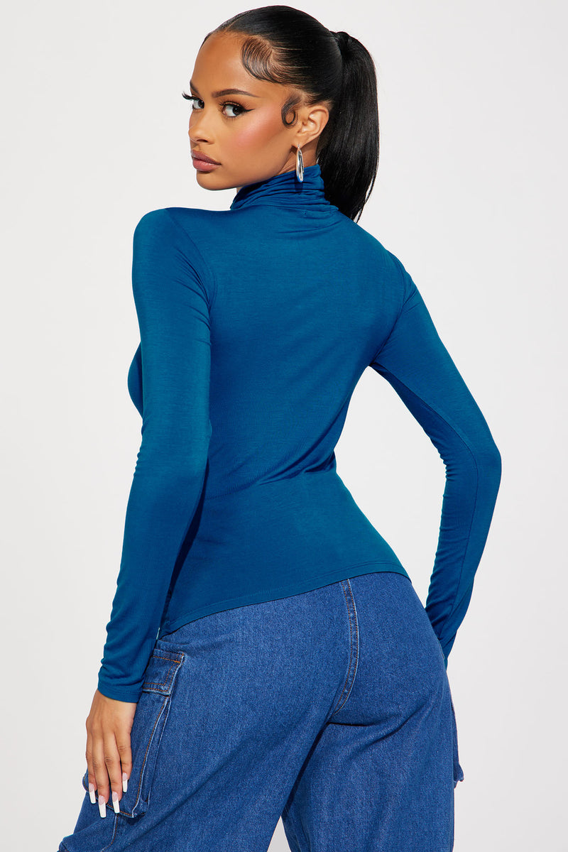 Blue turtle hotsell neck top