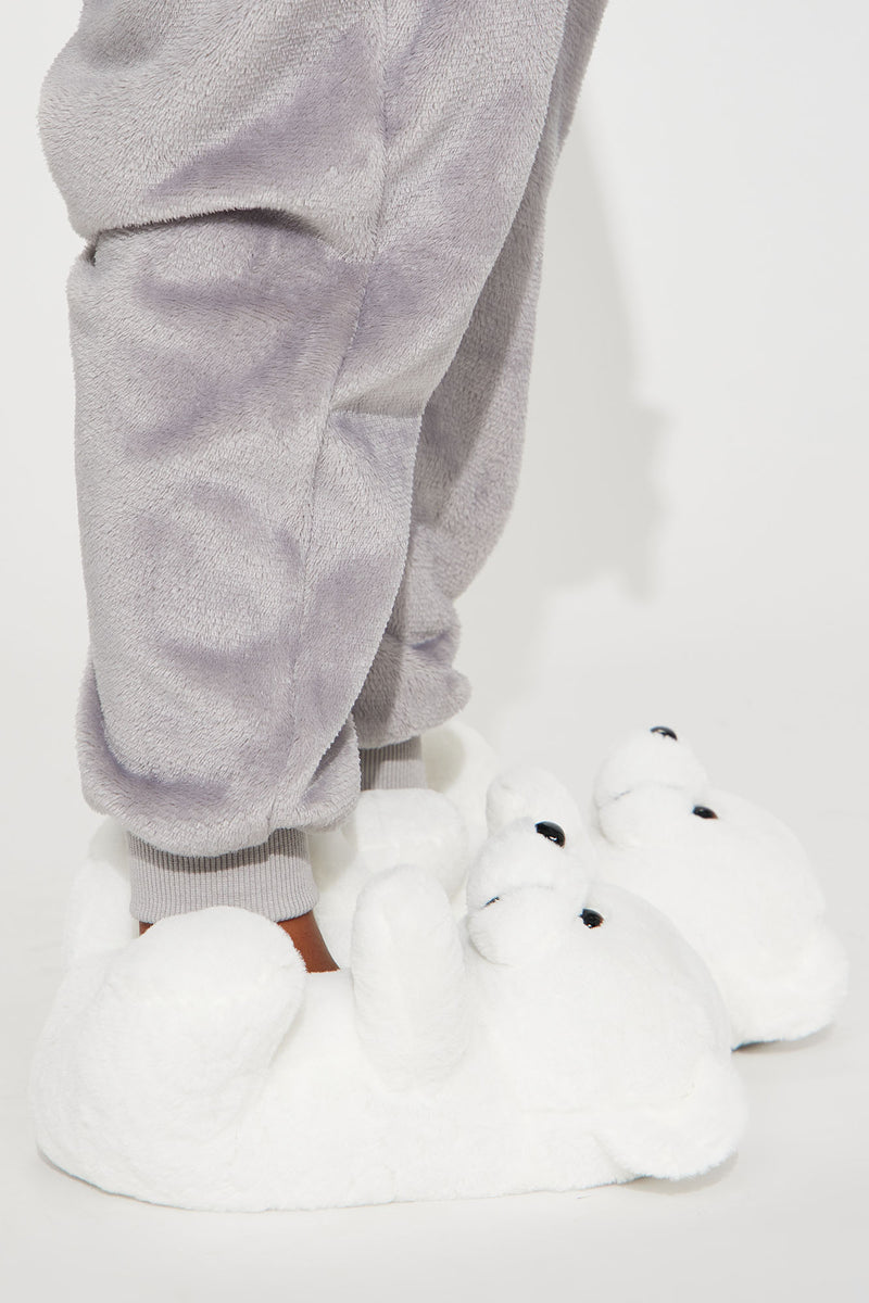 White new arrivals bear slippers