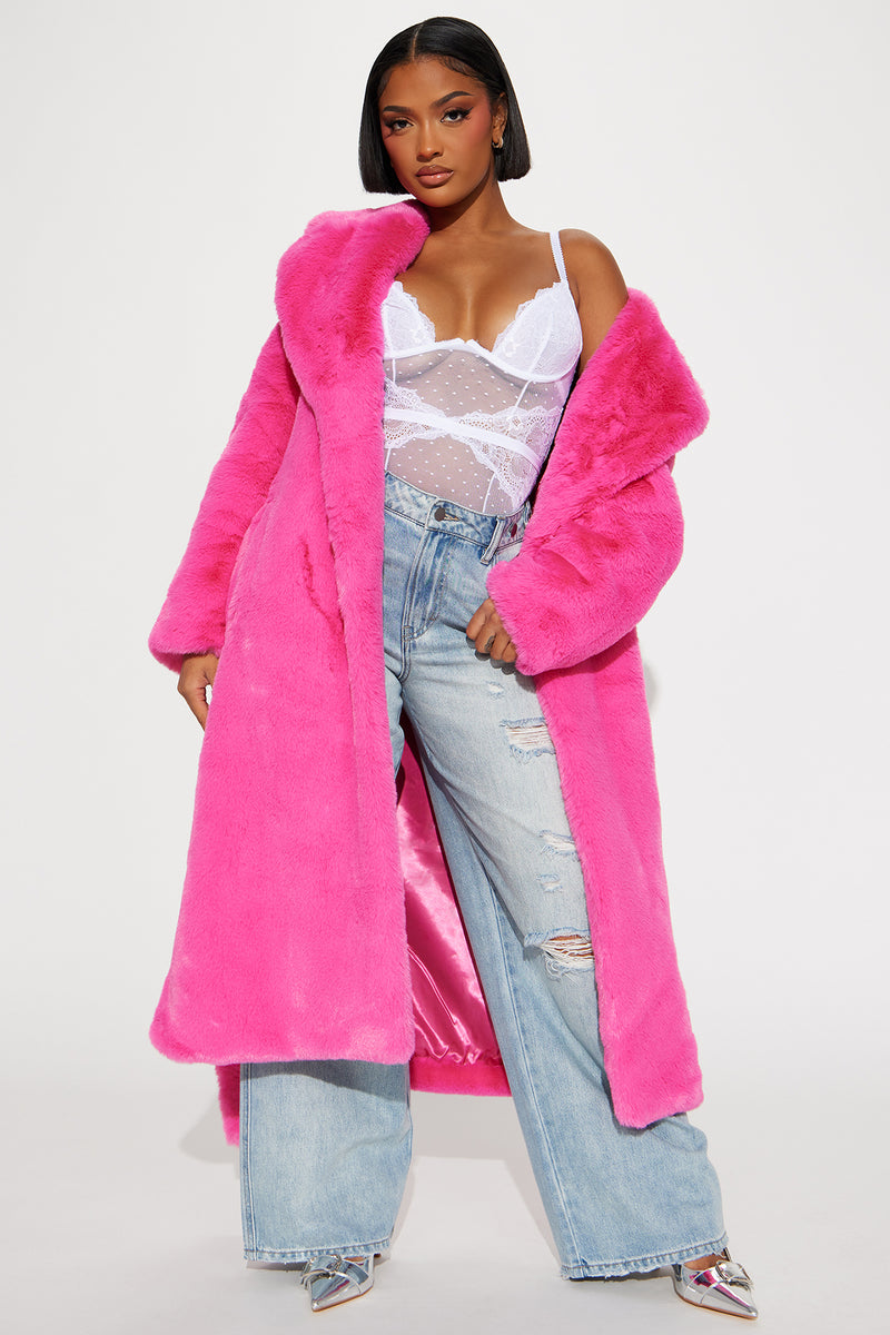 Pink fur discount coat fashion nova