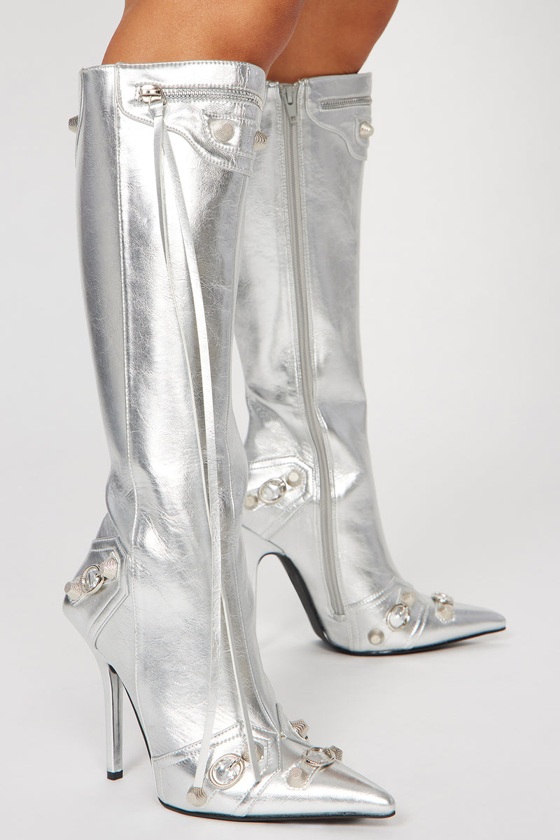 Fashion nova deals silver boots