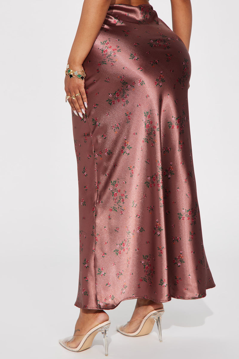 Satin maxi skirt rose on sale gold