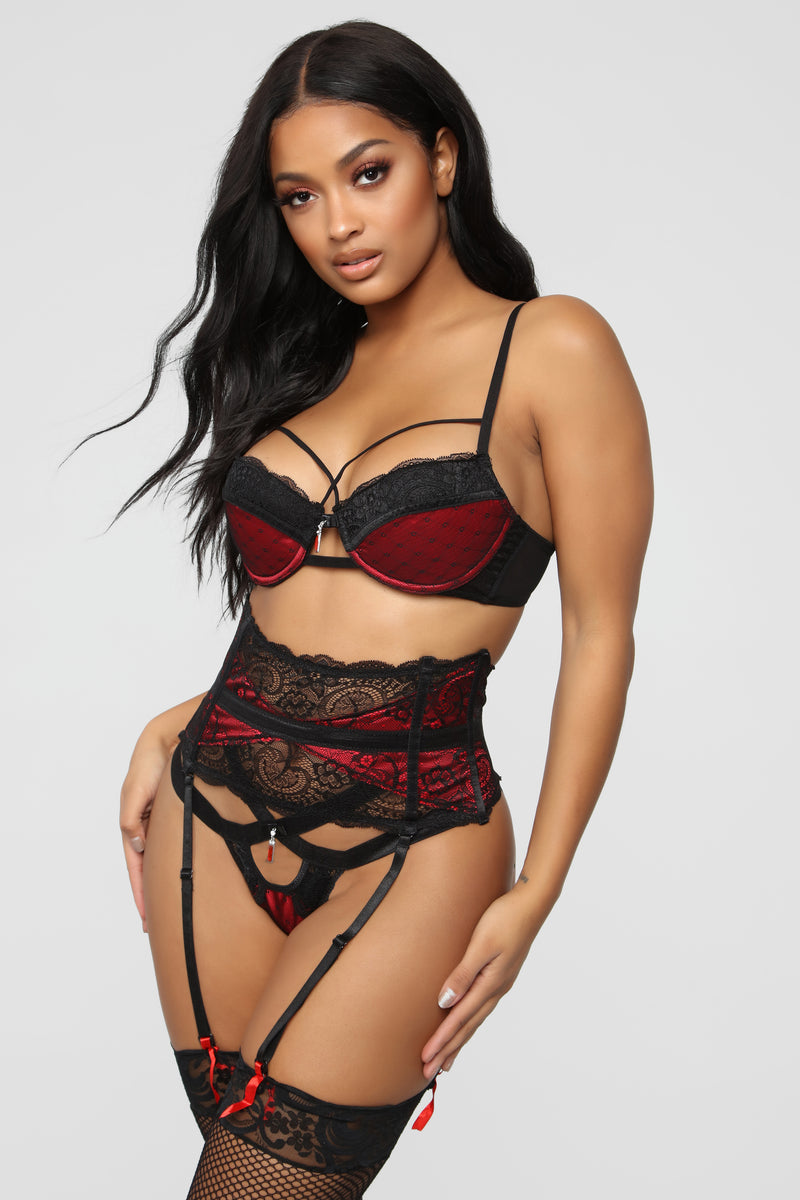 Red and black lingerie online