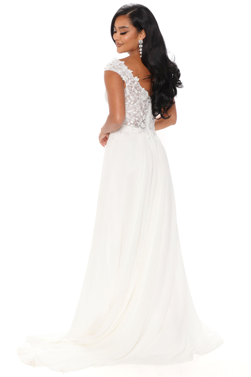 Fashion nova hot sale wedding dress
