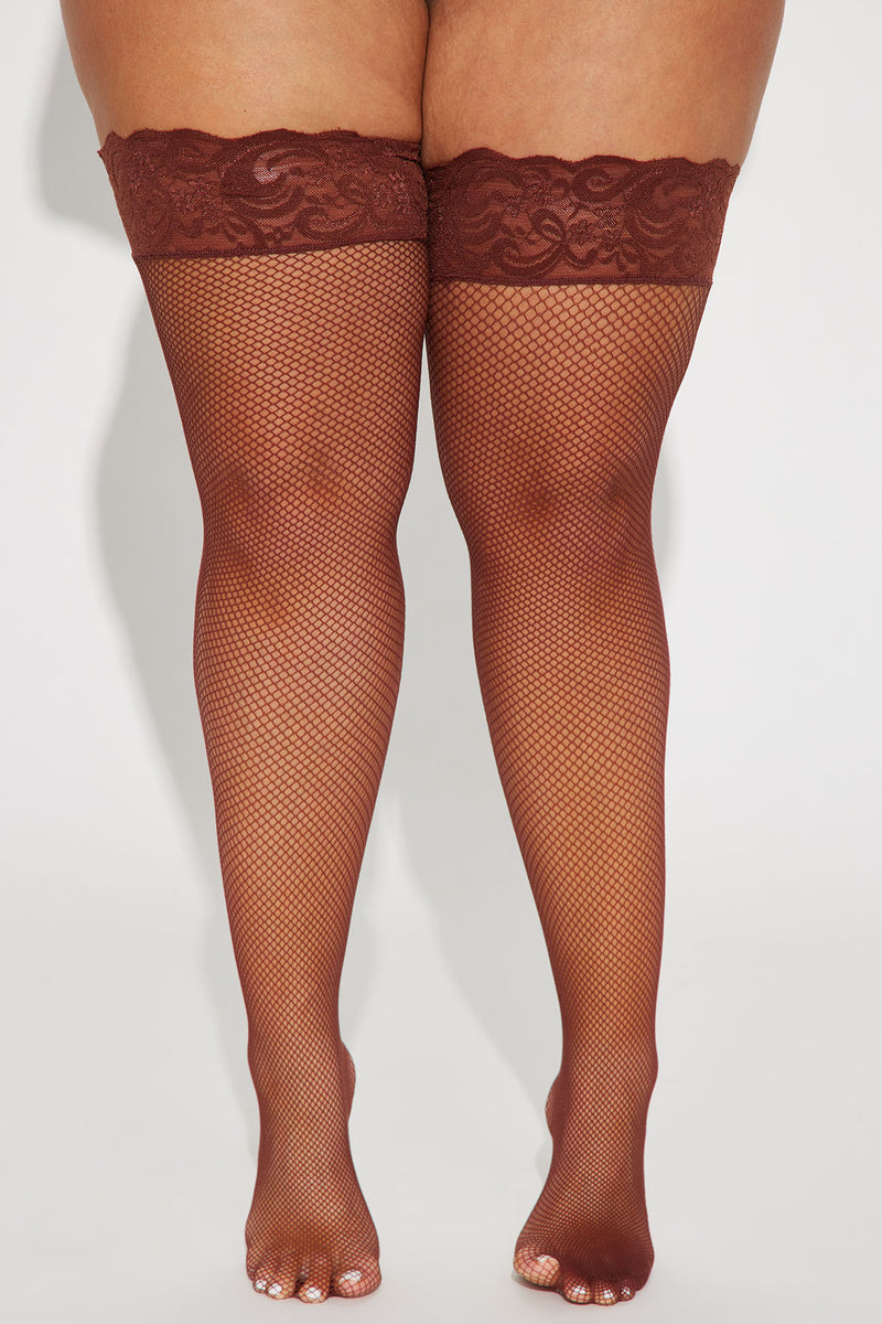 Dark brown 2025 fishnet tights