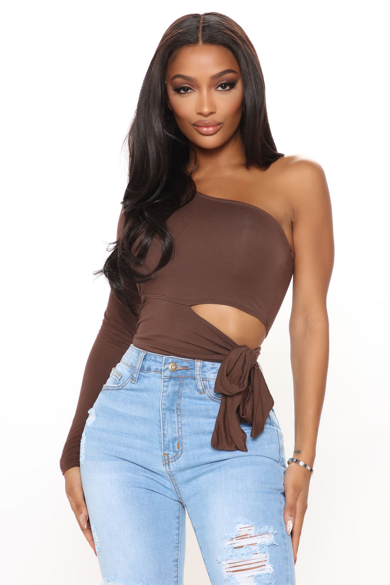 Fashion nova one outlet shoulder top