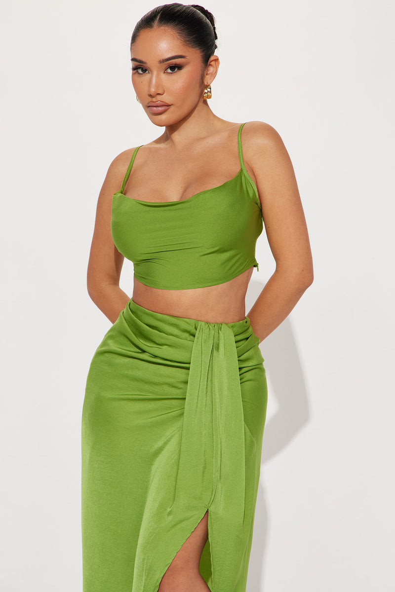 Green skirt store fashion nova