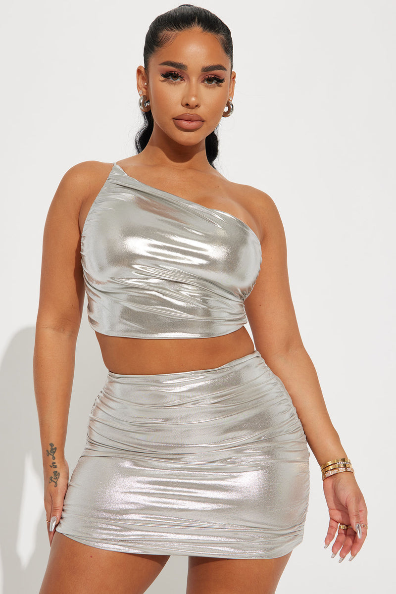 Silver metallic on sale skirt earrings
