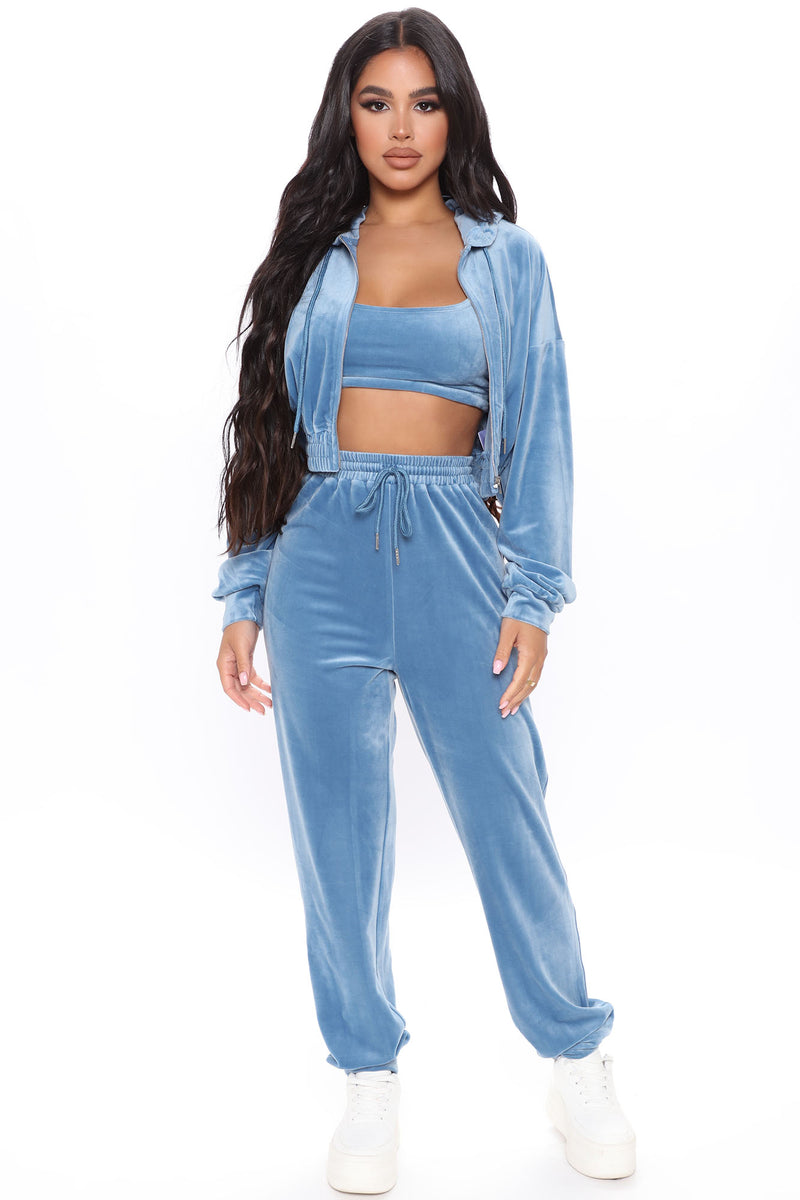 Fashion nova jogging suit sales