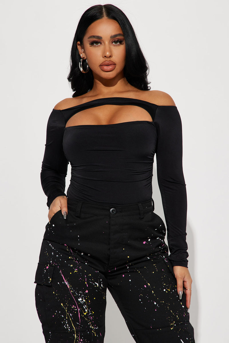 Off the shoulder top fashion sales nova