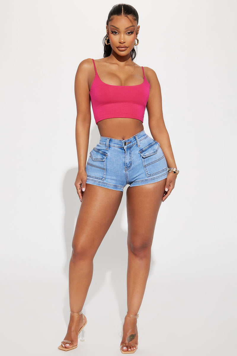 Pink crop shop top outfit