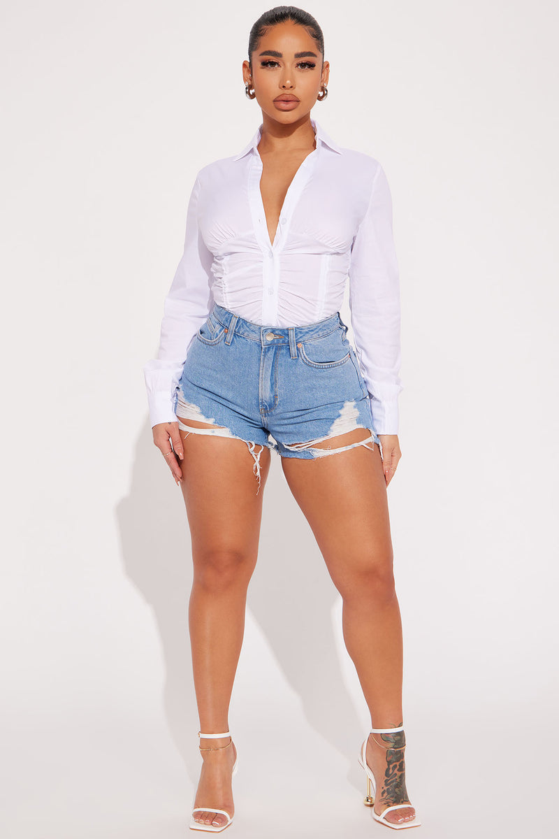 Fashion nova shorts with outlet rips in the back