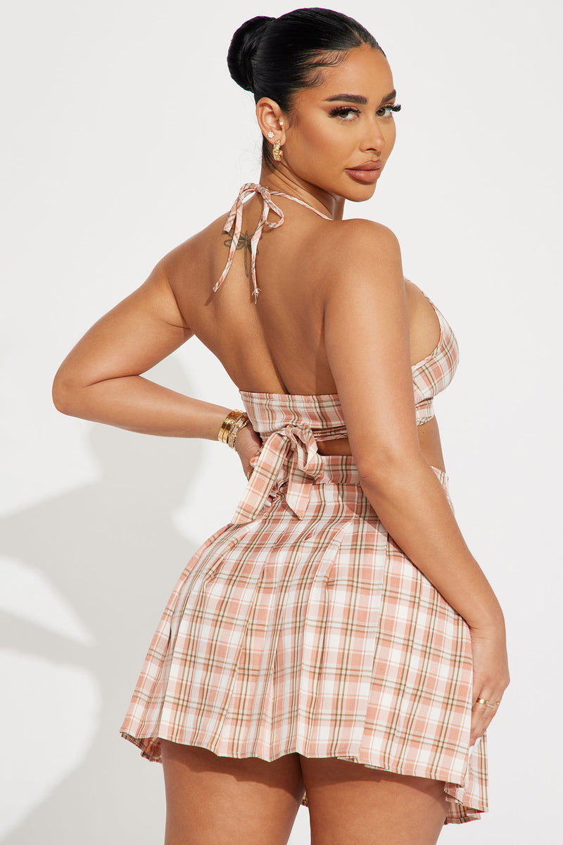 Pink plaid discount skirt fashion nova