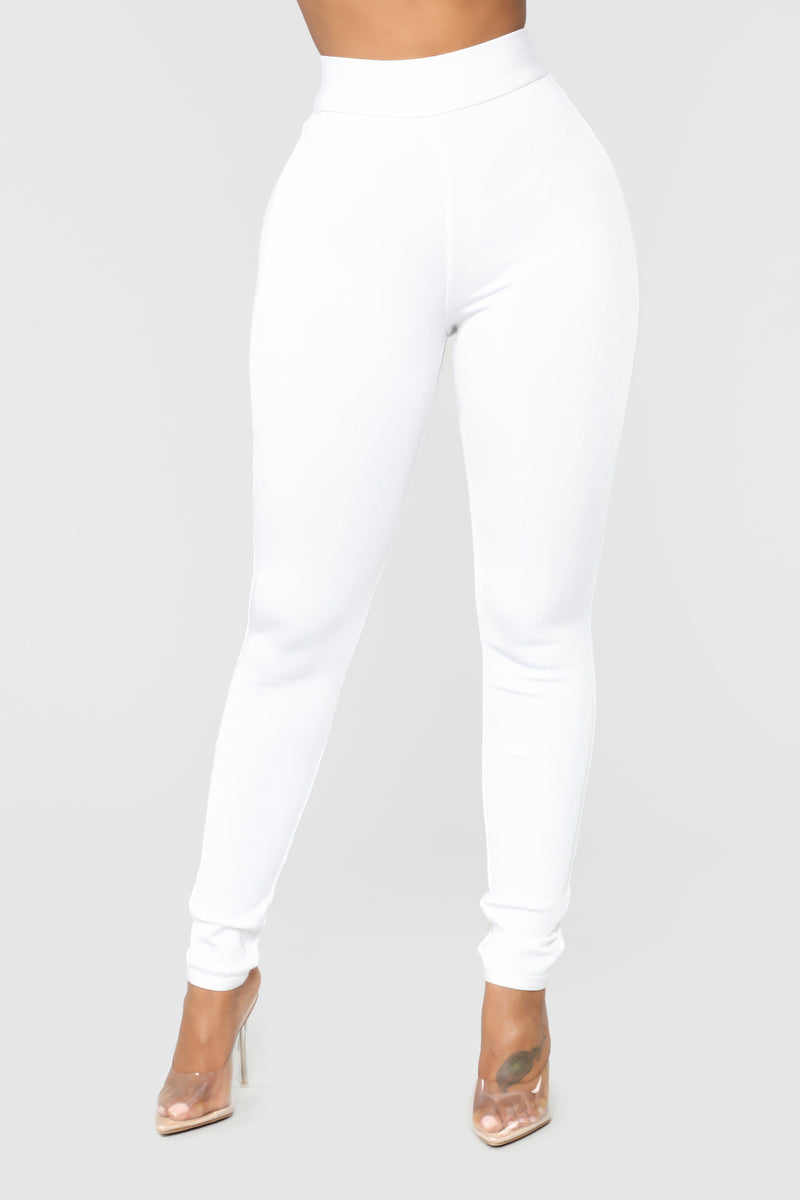 Fashion nova white pants discount