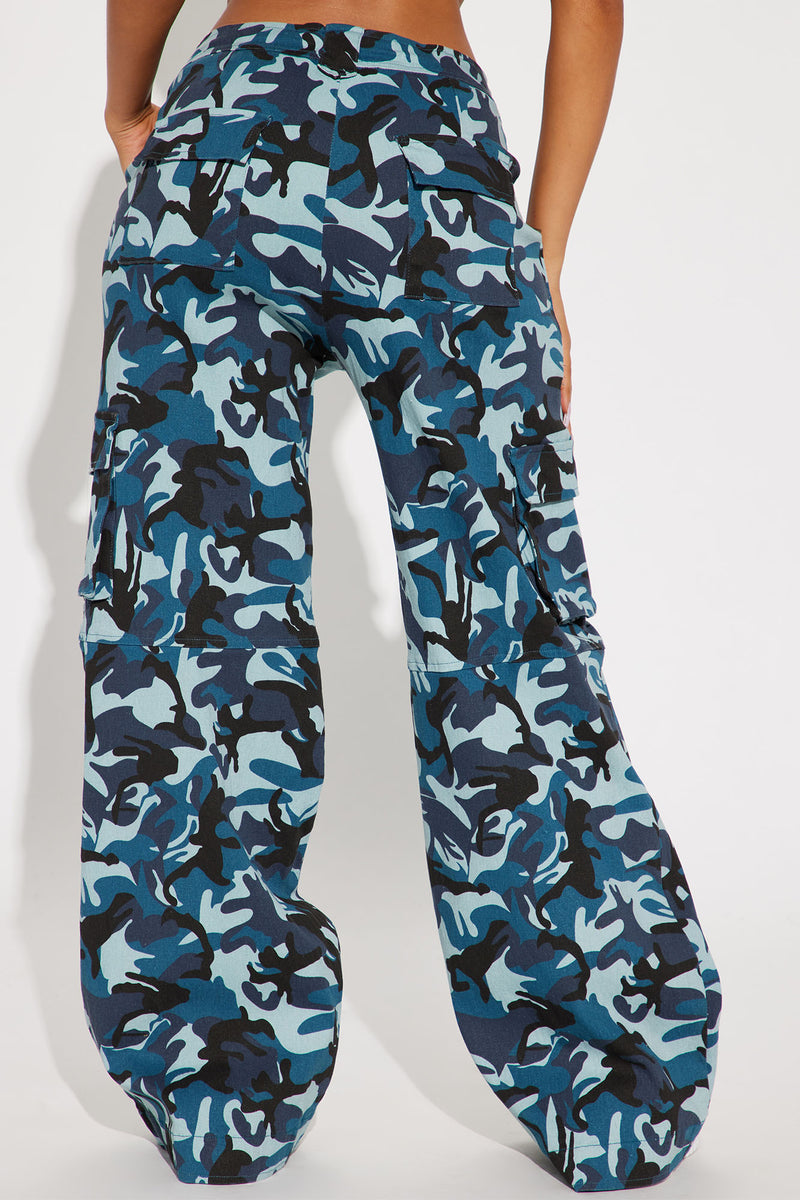 Women's blue camo jeans hot sale