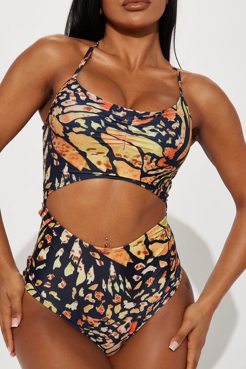 Fashion nova cut it high swimsuit hotsell