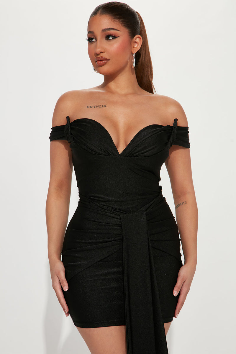 Off the shoulder best sale dress fashion nova