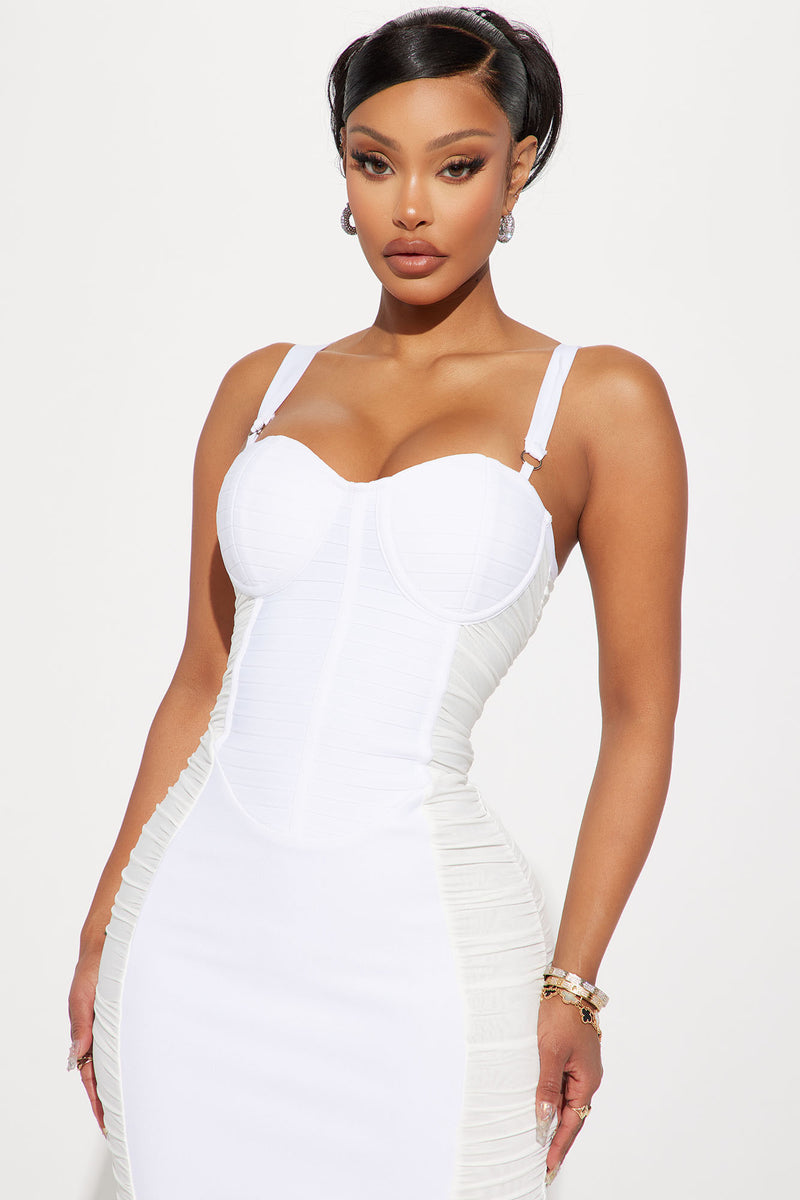 White bodycon dress sales fashion nova