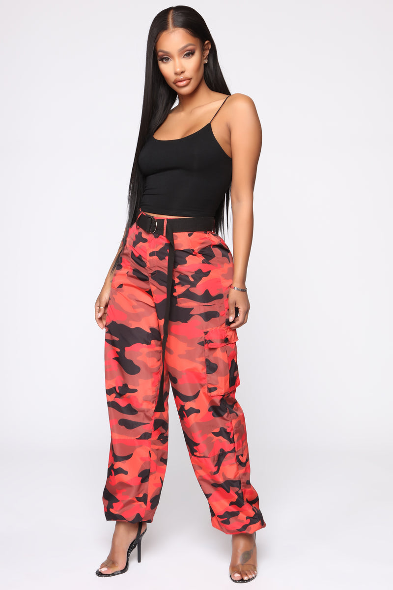 Red camo pants best sale fashion nova