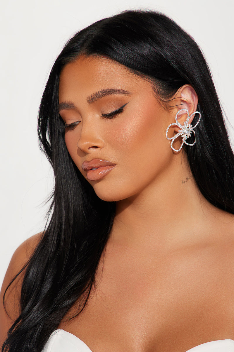 Fashion store nova earrings