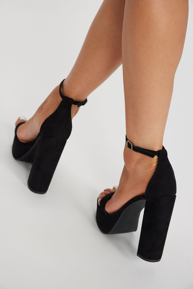 Black block hotsell heels with platform