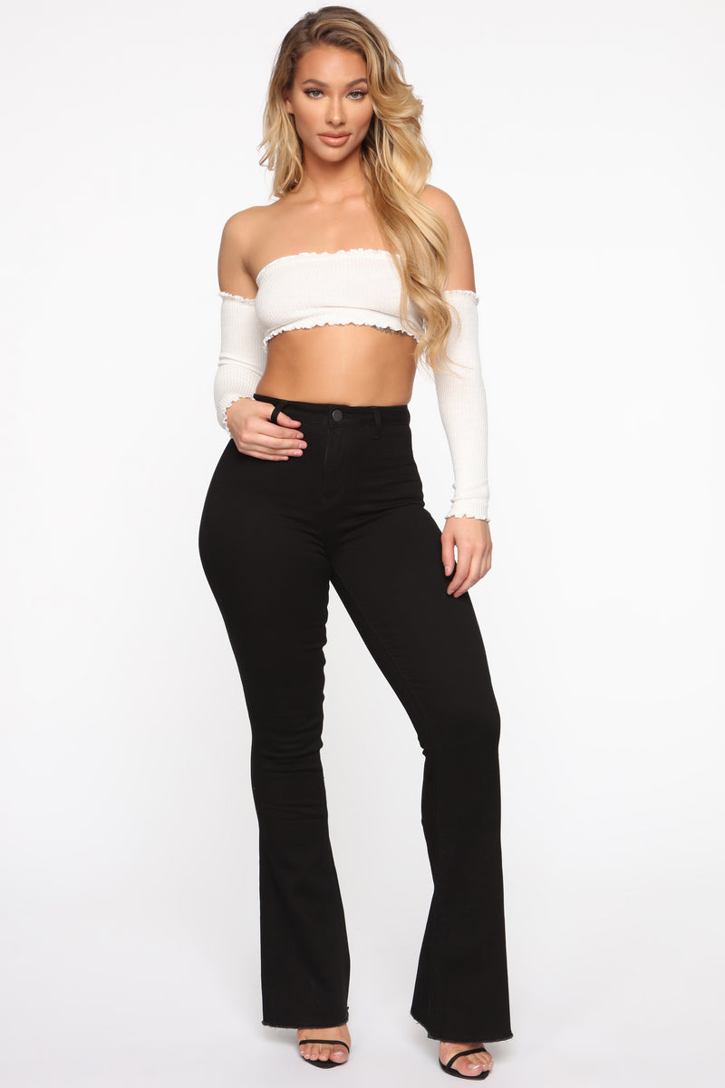 Fashion nova hotsell black flare jeans
