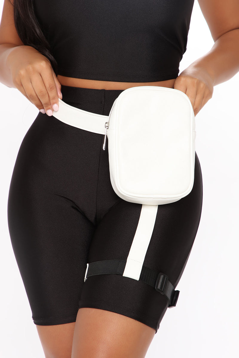 Fashion nova fanny packs store