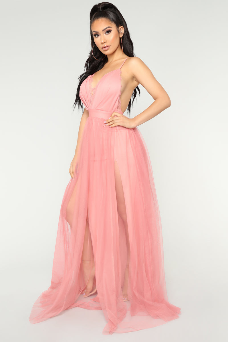 On the runway maxi dress fashion nova 2025