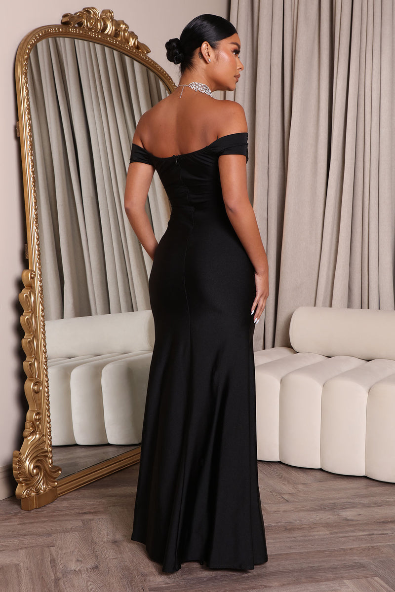 Long black deals dress fashion nova