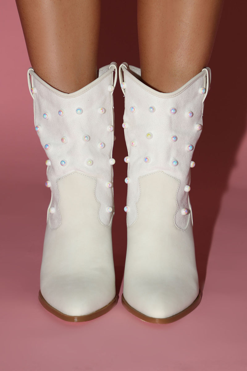 Fashion nova cowboy boots hot sale