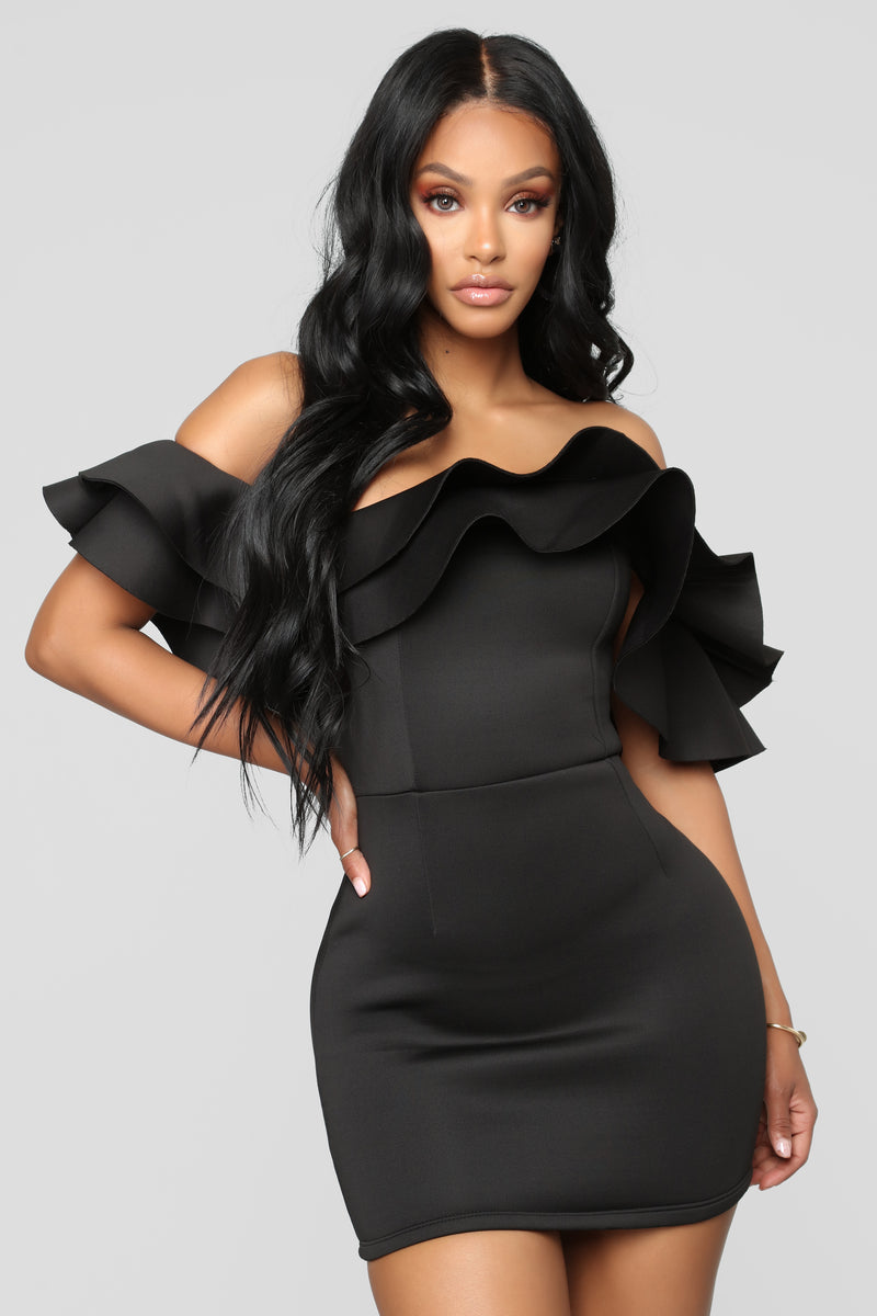 Black off the outlet shoulder dress fashion nova