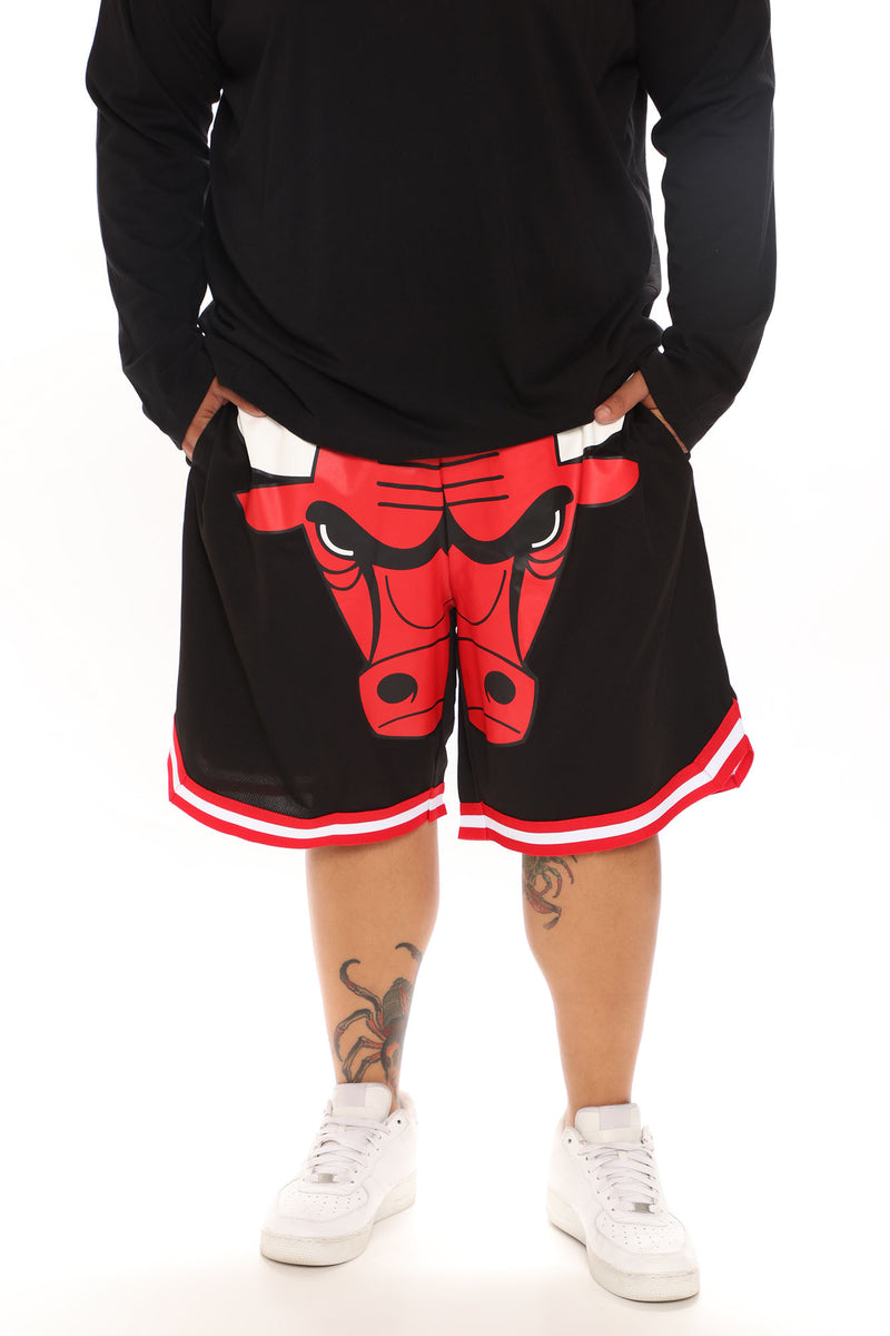 Shop ICER BRANDS MEN Chicago Bulls Mesh Shorts GSMC710S-BLK black