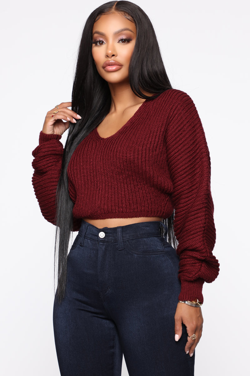 Cropped maroon top sweater