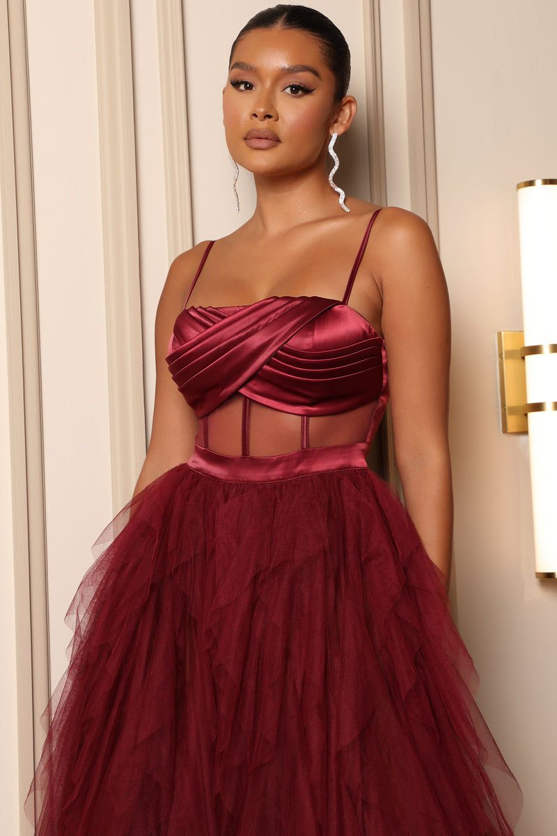 Fashion nova store burgundy dresses