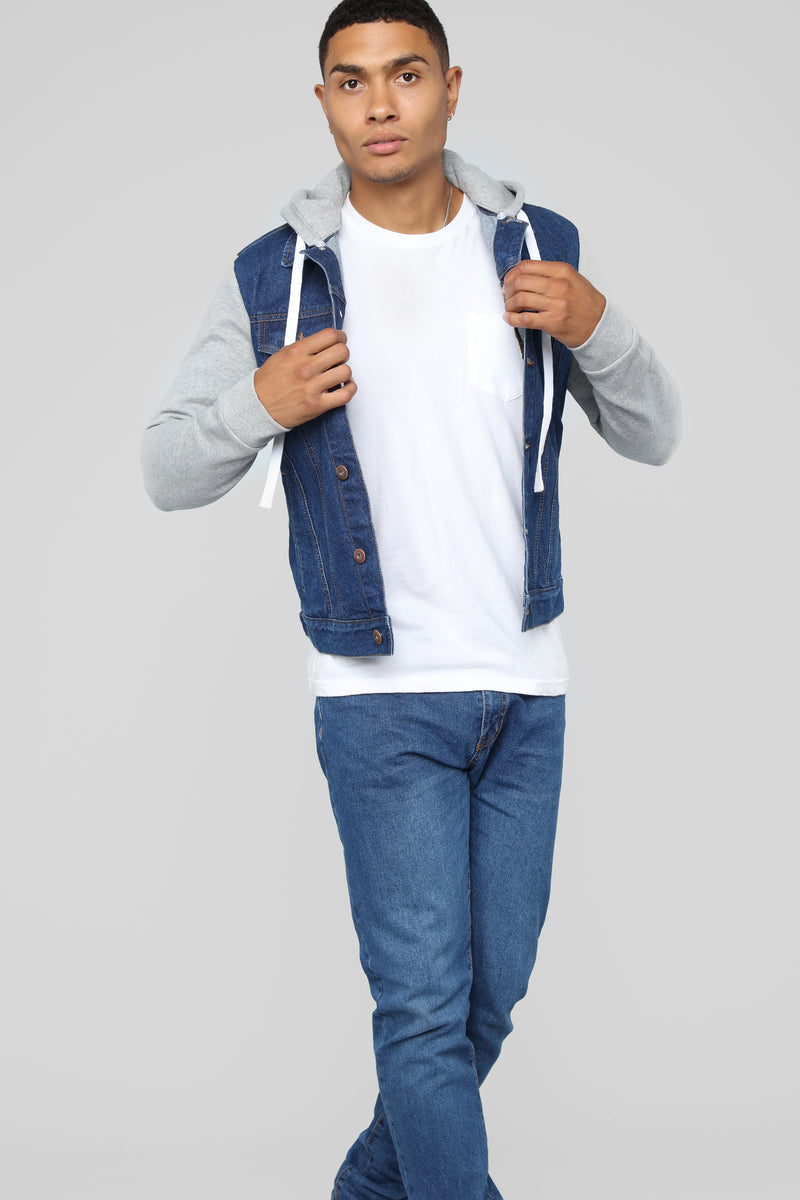 Blue denim jacket clearance with white hoodie