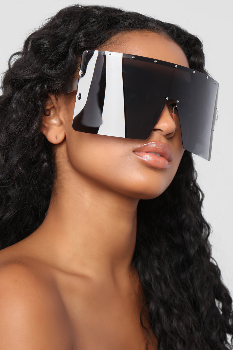 Fashion nova oversized sunglasses discount