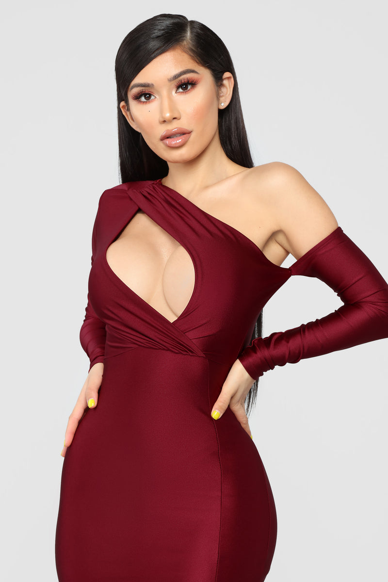 Fashion nova best sale pretty hurts dress