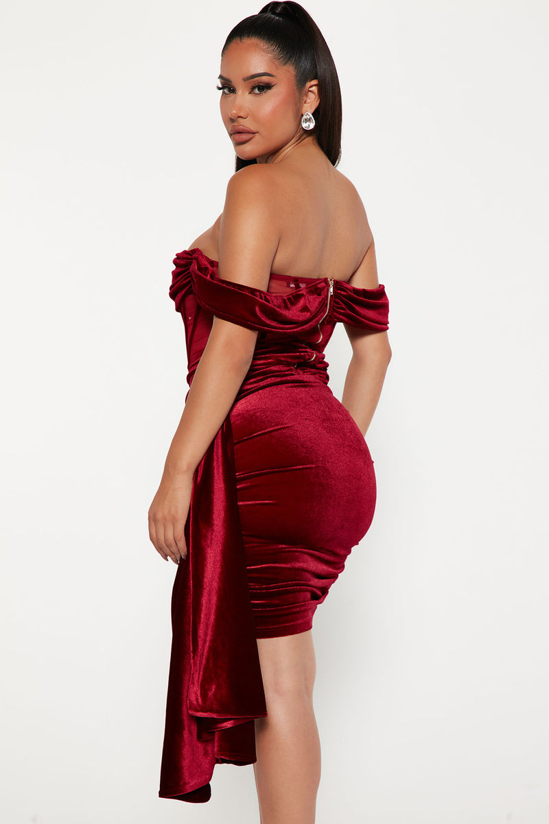 Burgundy velvet dress outlet fashion nova