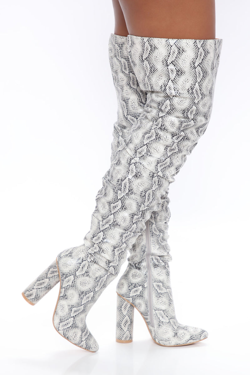 Fashion nova sale shoes and boots