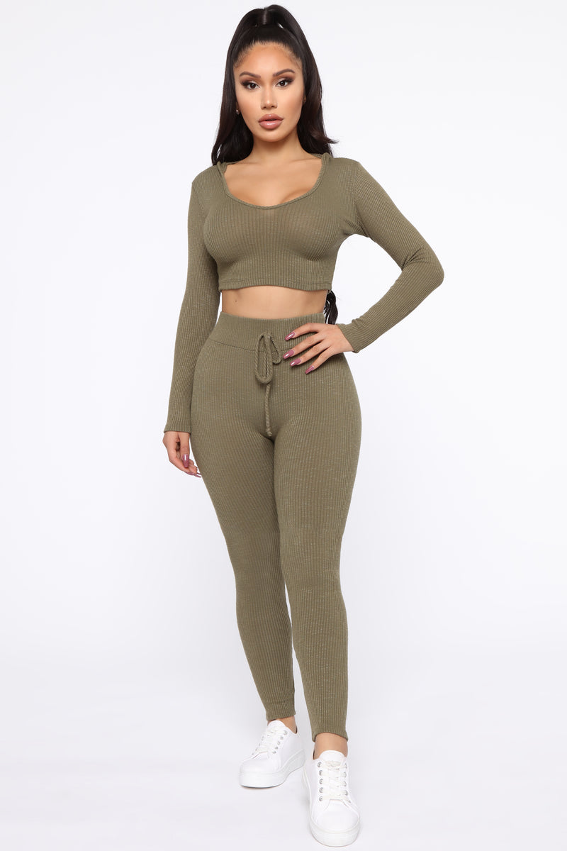 Wanderlust leggings fashion nova 2025