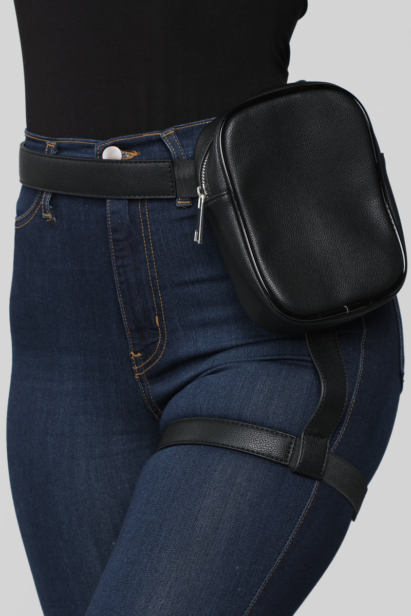 Harness fanny pack fashion nova outlet
