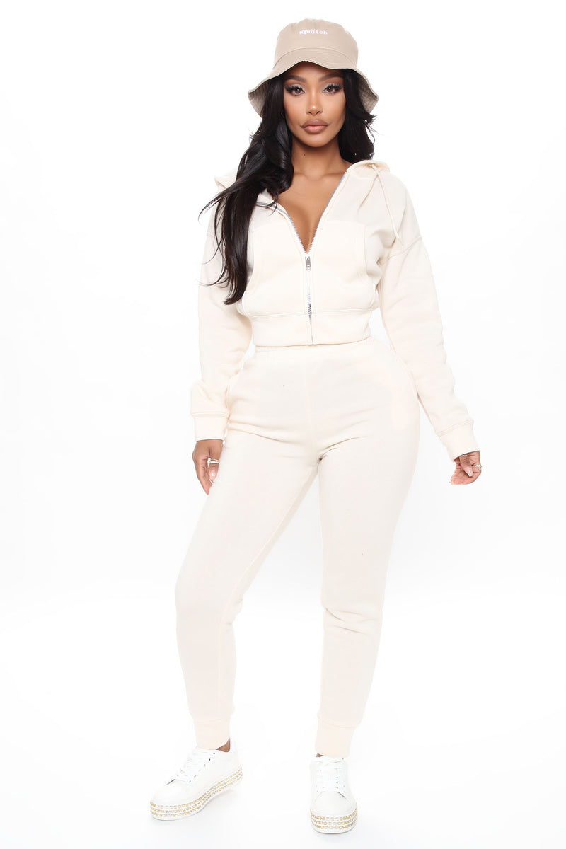 Fashion nova jogging suits deals
